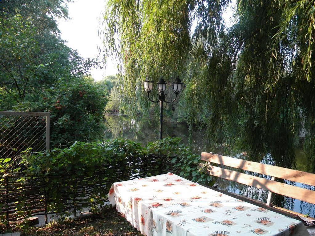 Guest House Dacha Kiev Bagian luar foto